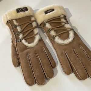 UGG Australia camel colored laced, sheepskin gloves, size Medium